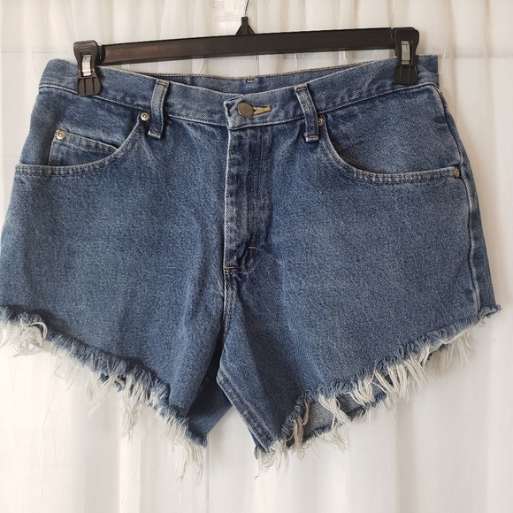 Wrangler Pants - Wrangler Cut Off Denim Shorts Size 32 Relaxed Fit